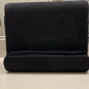 P𝗂𝗅𝗅𝗈𝗐 𝖯𝖺𝖽